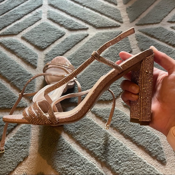 Steve Madden X David’s Bridal Heels - Picture 4 of 10